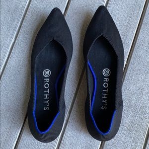 Rothy’s black flats 🥿